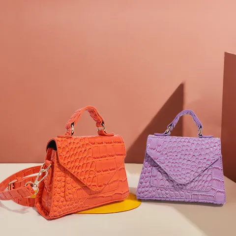 Sac Bandoulière en Cuir PU Motif Crocodile Vintage Femmes Sac à Main à Poignée Supérieure Petit Sac Carré Sacoche Décontractée