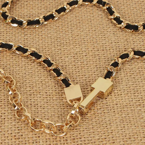 Ceinture de Taille en Cuir Entrelacé avec Chaîne en Métal Mode pour Femme pour Robe Chemise Décoratif Boucle en Métal Réglable