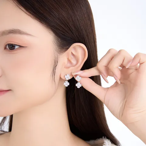 Alloy Rhinestone Four Leaf Clover Stud Earrings Light Luxury Fashion Flower Ear Jewelry For Women Party Gift