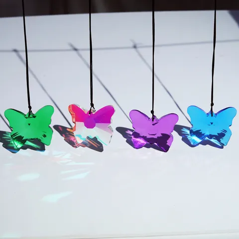 Pendentif Papillon en Cristal Blanc Minimaliste Attrape-Soleil Ornement Suspendu Facetté Coloré Décor de Fenêtre de Jardin à la Maison