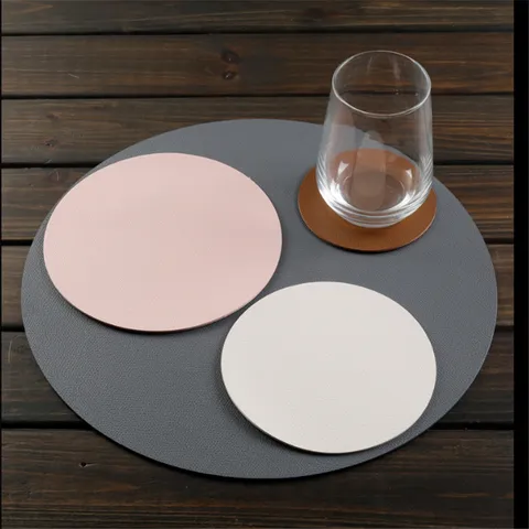 Tovaglietta Rotonda in Pelle PU Moderna e Minimalista Resistente all'Olio Isolamento Termico Decorazione da Tavola