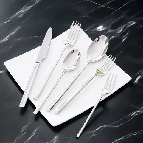 Set di Posate in Acciaio Inossidabile Ispessito Coltello Forchetta Cucchiaio Moderno Lucidato a Specchio Stoviglie da Cucina Hotel