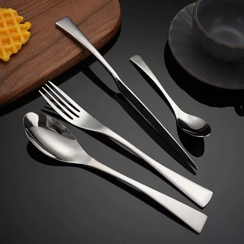 Set di Posate in Acciaio Inossidabile Coltello da Pranzo Forchetta Cucchiaio Cucchiaio da Dessert Stoviglie Utensili da Cucina Lucido