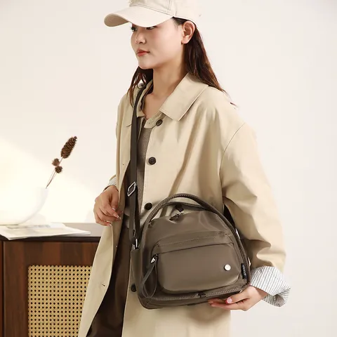Women's Casual Large Capacity Nylon Tote Bag Lightweight Multi-Layer Shoulder Crossbody Bag
