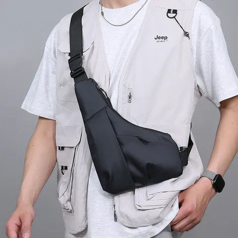 Herren Wasserdichte PU-Folie Brusttasche Lässige Urbane Diebstahlsichere Sling Bag Umhängetasche Mode Tägliche Schultertasche