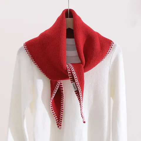 Châle Triangle en Tricot pour Femmes Bord Festonné Couleur Unie Chaud Doux Étole Tricotée Automne Hiver Cache-Col Décontracté