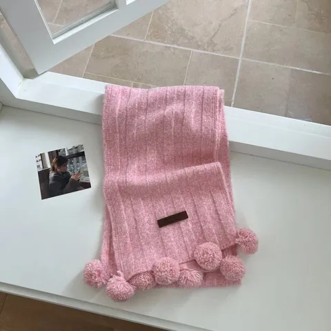 Écharpe Chaude Tricotée de Couleur Unie pour Femmes Avec Pompons Écharpe d'Hiver Épaisse en Polyester Tricoté pour le Quotidien