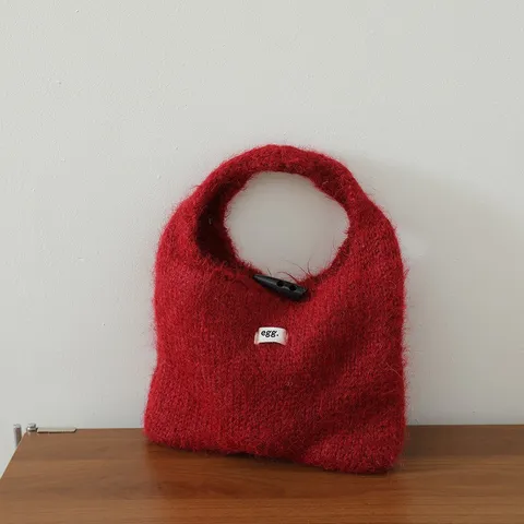 Sac à Main en Peluche Douce pour Femmes Style Ins Coréen Automne Hiver Tricoté Effet Mohair Avec Bouton à Bascule Sac de Navette