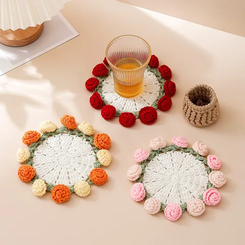 Sottobicchiere in Lana Lavorata a Mano Fiore di Rosa Creativo Carino Uncinetto Tappetino da Tavola Isolamento Termico Cuscino per Tazza