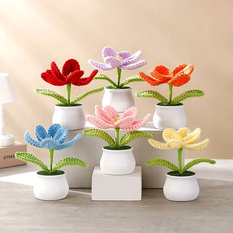 Pianta in Vaso di Tulipo a Uncinetto Fatta a Mano Fiore Artificiale Ornamentale per Tavolo Auto Decorazione