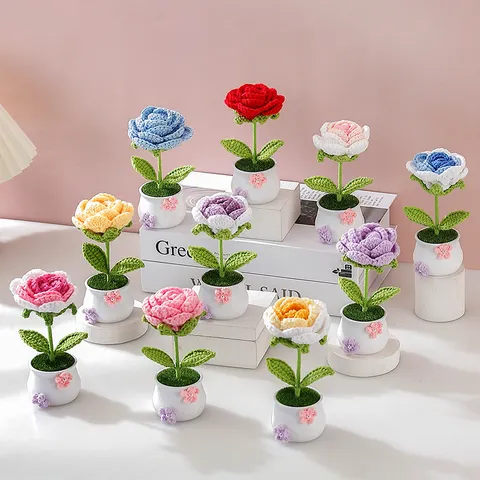 Pianta in Vaso di Rosa all'Uncinetto Fatta a Mano Fiore Artificiale Filo di Lana Decor Regalo di San Valentino Casa