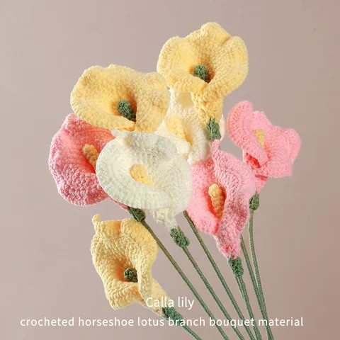 Bouquet de Fleurs de Lis Calla Tricotées à la Main Crochet Laine Arrangement Floral Décoration Maison Cadeau Fête des Mères