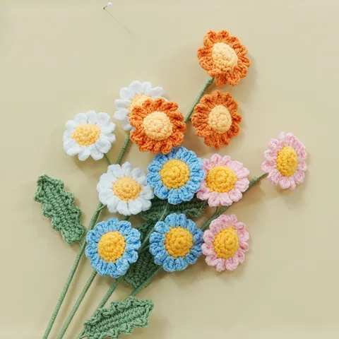 Bouquet di Margherite Lavorato a Maglia Fatto a Mano Fiori Artificiali Uncinetto Crisantemo Multitesta Decorazioni per la Casa Regalo di San Valentino