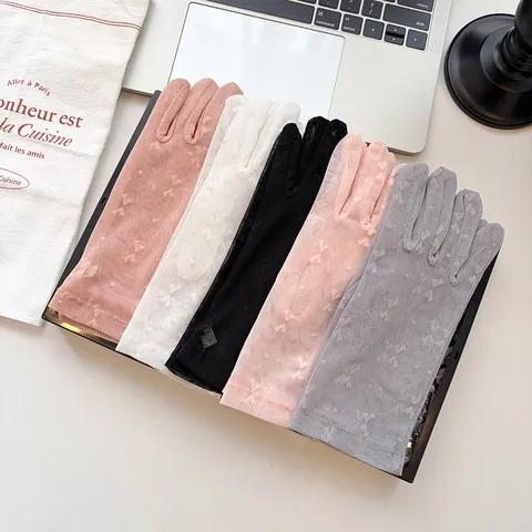 Women Lace Sun Protection Gloves Thin Breathable Short Driving Gloves Elegant Floral Mesh Summer Hand Accessories