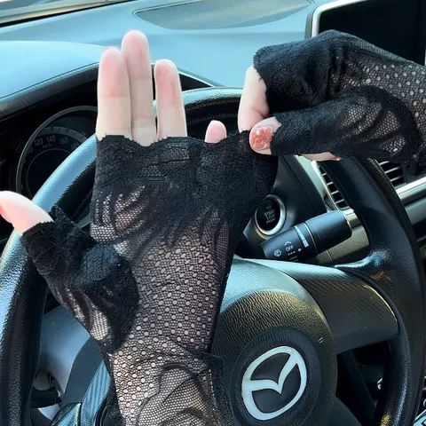 Women Summer Thin Breathable Lace Sun Protection Gloves Half Finger Floral Mesh Driving Gloves Outdoor UV Protection