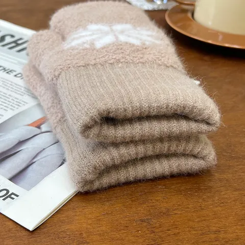 Women Winter Warm Plush Mittens Double Layer Thickened Snowflakes Pattern Knitted Gloves Daily Outdoor Cold Weather