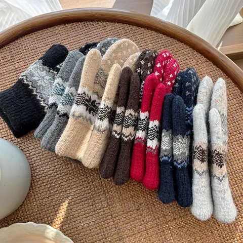 Winter Warm Knit Mittens Thickened Fleece Lined Snowflake Pattern Windproof Couple Gloves For Cold Weather
