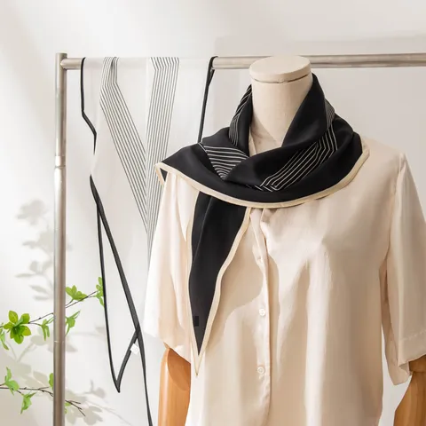 Pañuelo de Seda de Morera para Mujer Elegante Estampado de Rayas Geométricas Chal Ligero Parasol Pañuelo de Moda Para Desplazamiento Diario