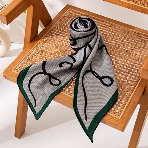 Bufanda Triangular de Seda y Lana Unisex Moda Elegante Minimalista Estampado Pañuelo Chal Accesorio Diario Versátil