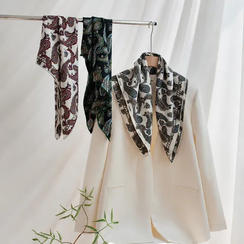 Bufanda de Mezcla de Lana y Seda para Mujer Estampado Paisley de Doble Cara Bufanda Cuadrada Pañuelo de Cuello Ligero Elegante