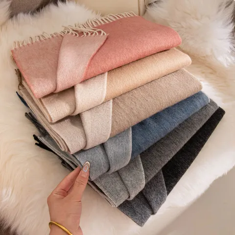 Bufanda de Invierno Cálida de Doble Cara de Lana Color Sólido Flecos Chal Largo de Gama Alta Para Mujeres