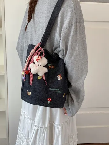 Damen Süße Gestreifte Segeltuch Tragetasche Große Kapazität Bestickt Umhängetasche Lässige Denim Stoff Eimertasche Mit Kaninchen Anhänger