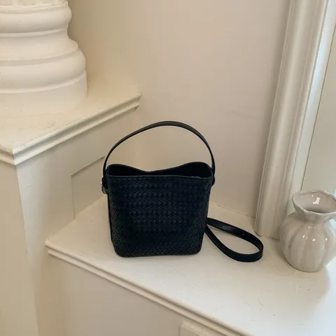 Damen Gewebte PU Leder Beuteltasche Weich Tägliche Casual Chic Umhängetasche Mode Henkeltasche