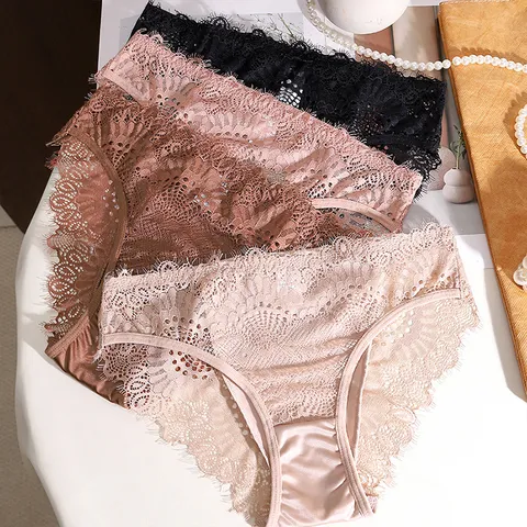 Women Sexy Lace Panties Breathable Polyamide Cotton Crotch Seamless Mid Waist Lingerie Floral Trim Soft Everyday Briefs