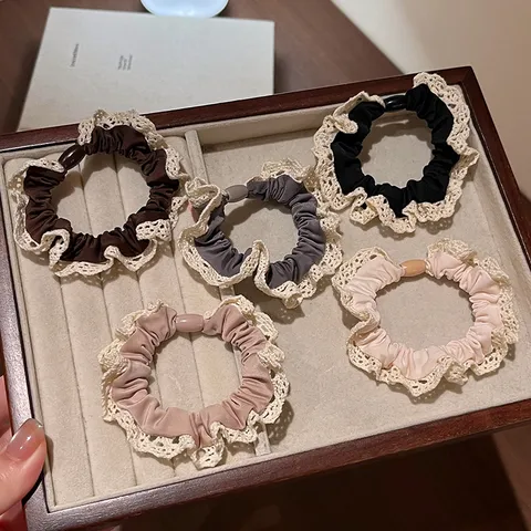 Scrunchies in Seta di Ghiaccio con Volant in Pizzo Stile Coreano Morbido Confortevole Accessori per Capelli per Donne