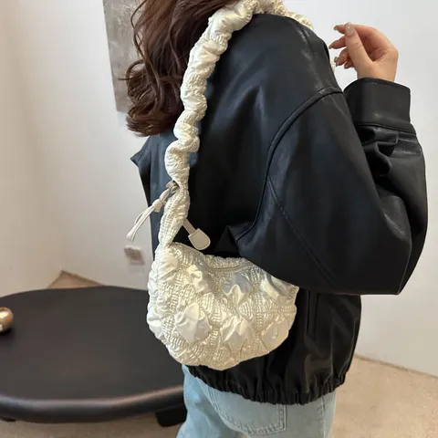 Damen Casual Wolke Plissiert Knödel Umhängetasche Verstellbarer Gurt Leichte Crossbody Tasche