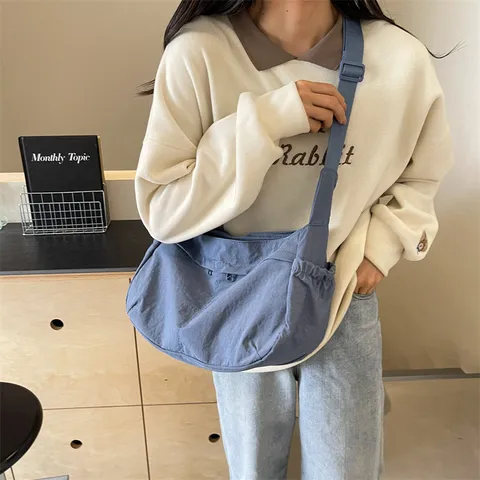 Damen Casual Nylon Umhängetasche Große Kapazität Knödel Tasche Einsteckfarbe Leichte Schulter Tasche Tägliche Pendler Handtasche