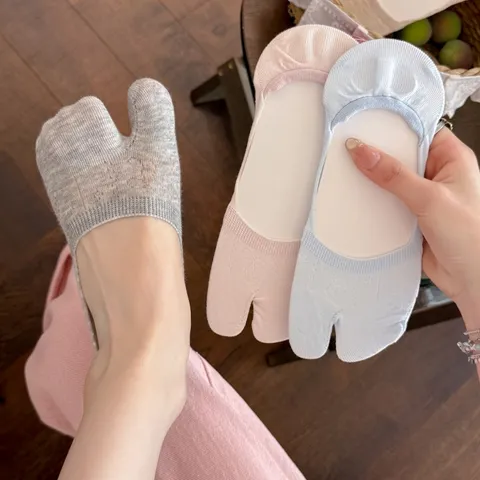 Womens Tabi Split Toe Socks Summer Thin Invisible Shallow Mouth Solid Color Jacquard Bow Anti Slip Boat Socks