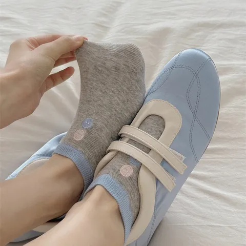 Fantasmini in Cotone Estivi da Donna Tinta Unita Ricamati con Bottoni Calzini Corti Antiscivolo Casual