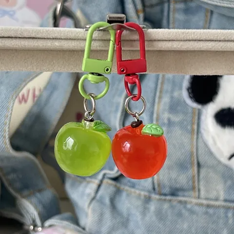 Portachiavi Mela 3D Trasparente Simatico Ciondolo Frutta di Simulazione Anello Chiave in Resina per Donne Ciondolo Borsa
