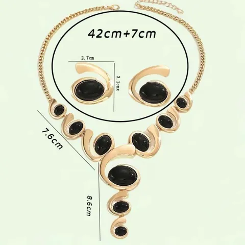 Vintage Alloy Oval Pendant Necklace And Earrings Set Retro Geometric Elegant Fashion Jewelry Gift For Women