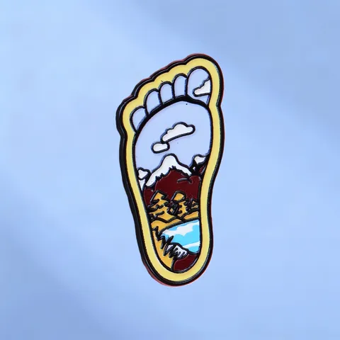 Original Creative Footprint Mountain Landscape Metal Enamel Brooch Niche Design Nature Inspired Badge For Bag Clothing Accessory