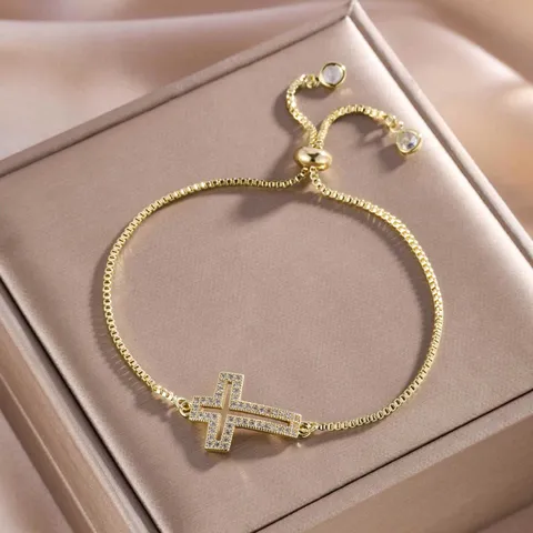 Mode Koperen Micro Pave Zirconia Hol Kruis Verstelbare Armband Voor Vrouwen Luxe Glinsterende Kruis Sieraden Goud Zilver Verguld Elegant Dagelijks Accessoire