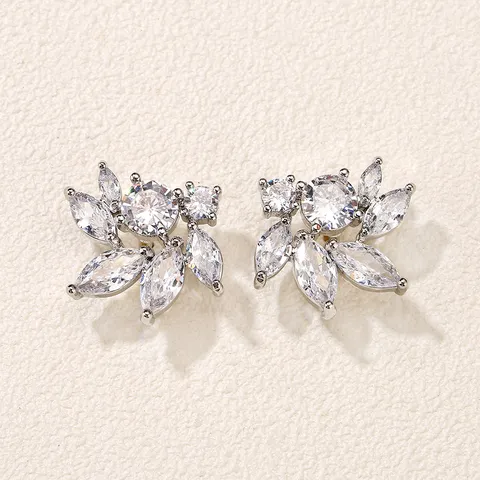 Prachtige Strass Oorknopjes Voor Vrouwen Koreaanse Mode Platina Verguld Koper Kleine Marquise Geslepen Bloem Blad Ontwerp Oorbellen Party Sieraden