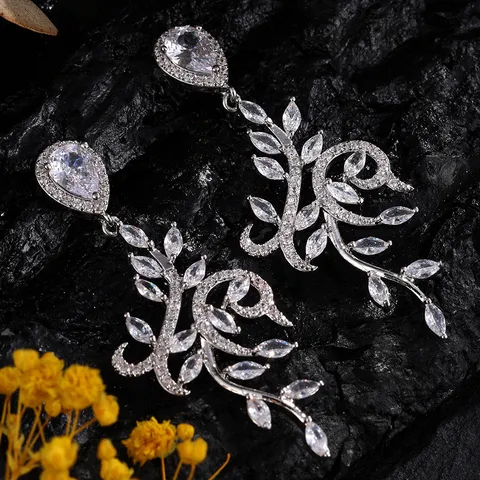 Elegante Koperen Zirconia Wijnrank Blad Waterdruppel Oorbellen Voor Vrouwen Bruiloft Diner Feest Luxe Hanger Sieraden