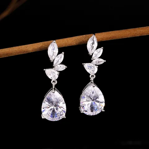 Traanvorm Zirconia Hangoorbellen Voor Vrouwen Koper Verzilverd Blad Dangle Oorbellen Elegant Bruiloft Feest Sieraden