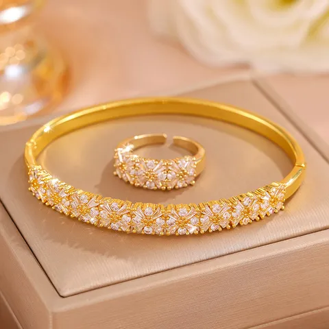 Luxe Koperen Strass Armband En Ring Set Voor Dames Minimalistisch Designer Stijl Gegalvaniseerde Geometrische Armband Mode Sieraden Accessoire