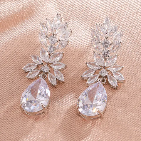 Koperen Strass Blad Bloem Waterdruppel Oorbellen Voor Vrouwen Elegante Geometrische Ingelegde Hanger Oorbellen Lichte Luxe Sieraden Accessoires