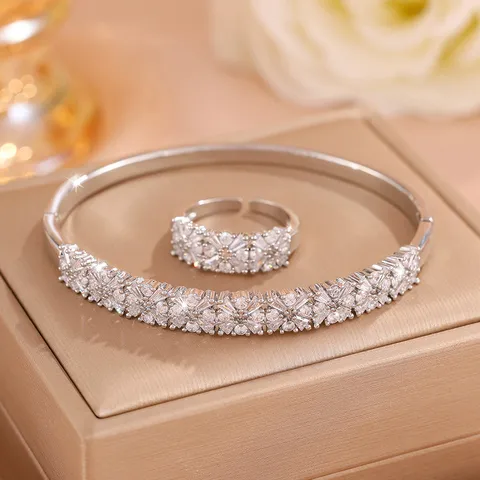 Luxe Koperen Strass Armband En Ring Set Voor Dames Minimalistisch Designer Stijl Gegalvaniseerde Geometrische Armband Mode Sieraden Accessoire