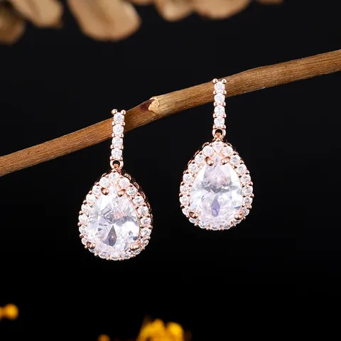 Elegante Koperen Zirconia Waterdruppel Hangoorbellen Voor Vrouwen Bruiloft Banket Luxe Lange Druppel Oorbellen Sieraden Cadeau
