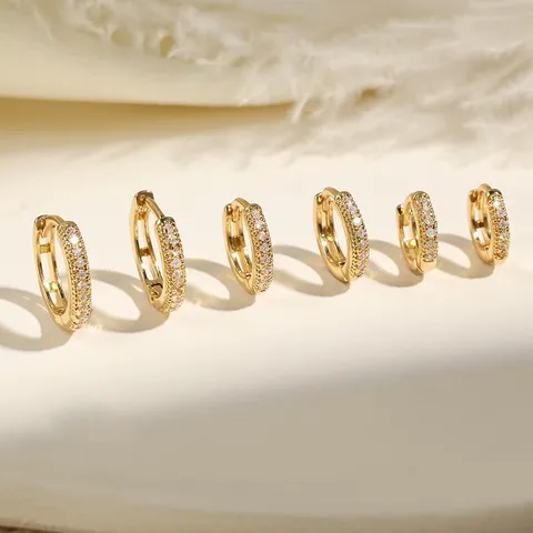 Minimalistische 14K Vergulde Zirconia Oorringen Voor Vrouwen Kleine Koperen Pave Zirconia Geometrische Oorbellen Set Dagelijkse Sieraden Cadeau