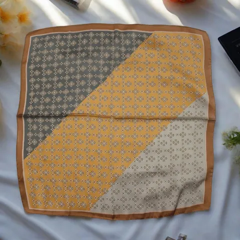Damen Vintage Floral Satin Quadratischer Schal Eleganter Seidengefühl Halstuch Mode Haar Bandana Büro Kopfwickel Geschenk