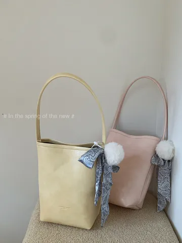Bolso Saco de Cuero PU de Moda para Mujer Color Sólido Casual Bandolera Bolso de Hombro Con Colgante