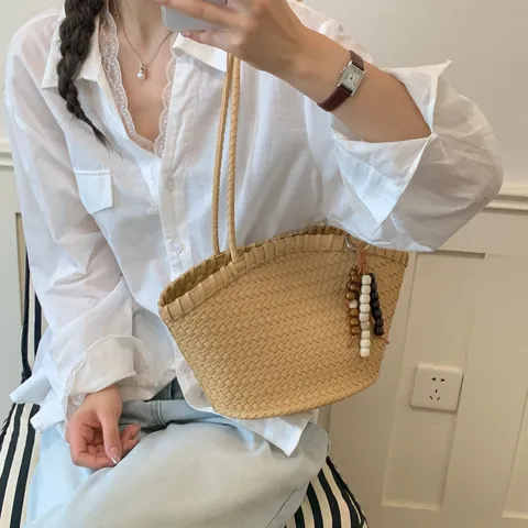 Mujer Moda PU Cuero Tejido Bolso de Axila Minimalista Color Sólido Casual Hombro Tote Bolso Con Colgantes