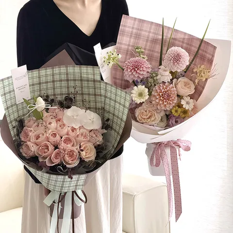 Carta da Imballaggio per Fiori a Righe a Quadretti Carta Kraft Inspessita Materiale da Imballaggio per Bouquet per San Valentino Festa della Mamma e del Maestro Matrimonio
