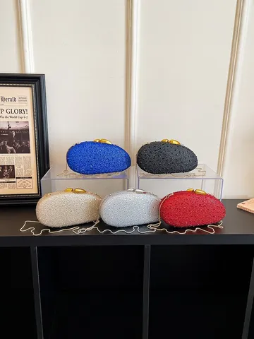 Sac de Soirée de Luxe en Acrylique avec Strass pour Femmes Pochette de Banquet Élégante Sac à Bandoulière avec Chaîne en Métal pour Fêtes